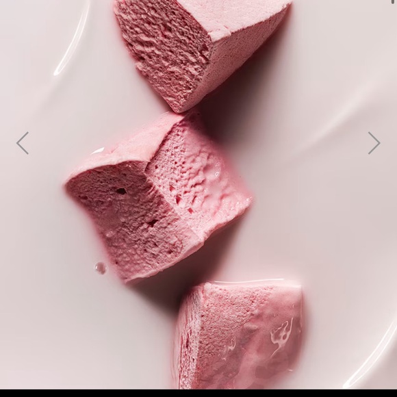 Kilian Love Don't Be Shy Pink Moisturizer - Picture 2 of 13